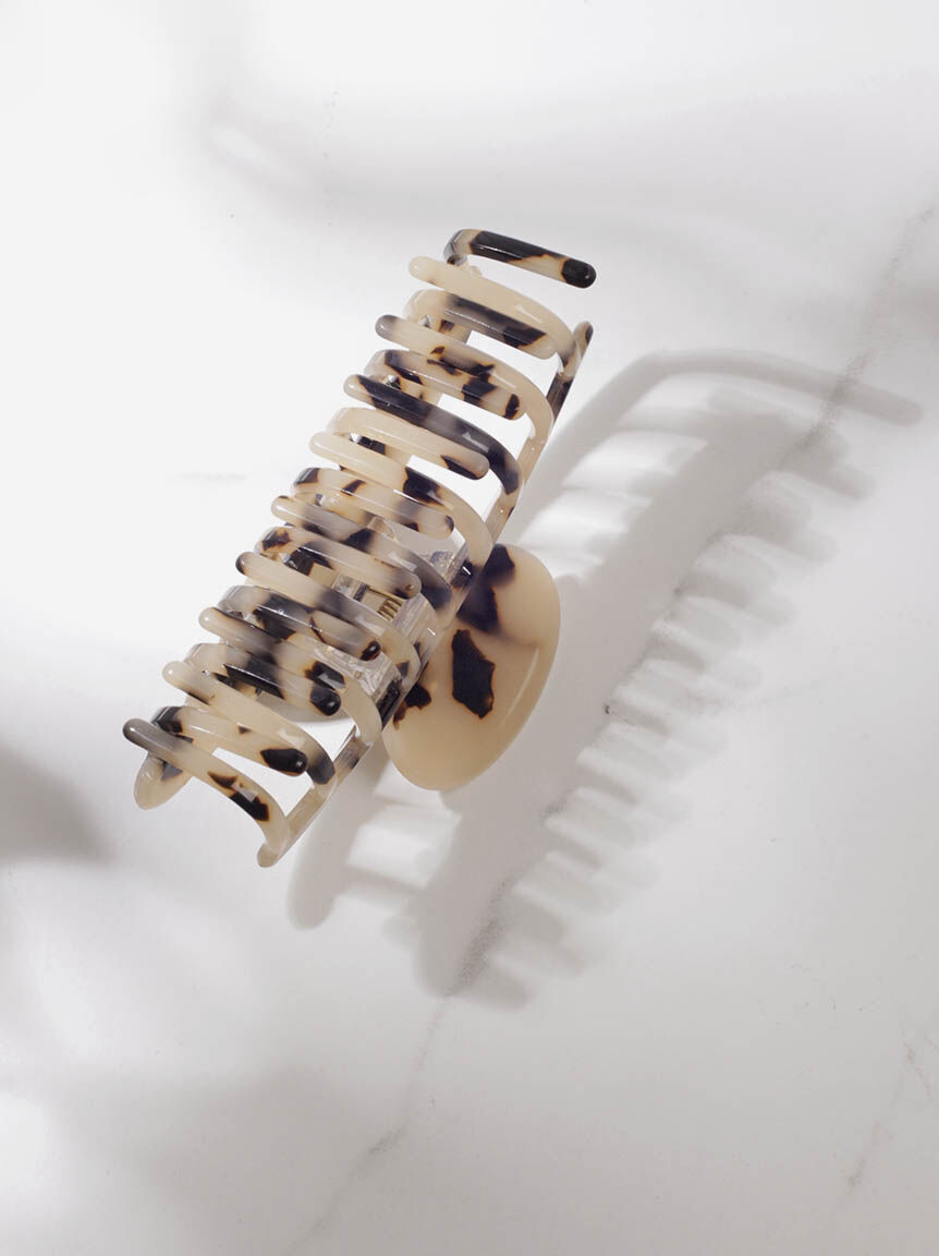 single claw clip Image 3