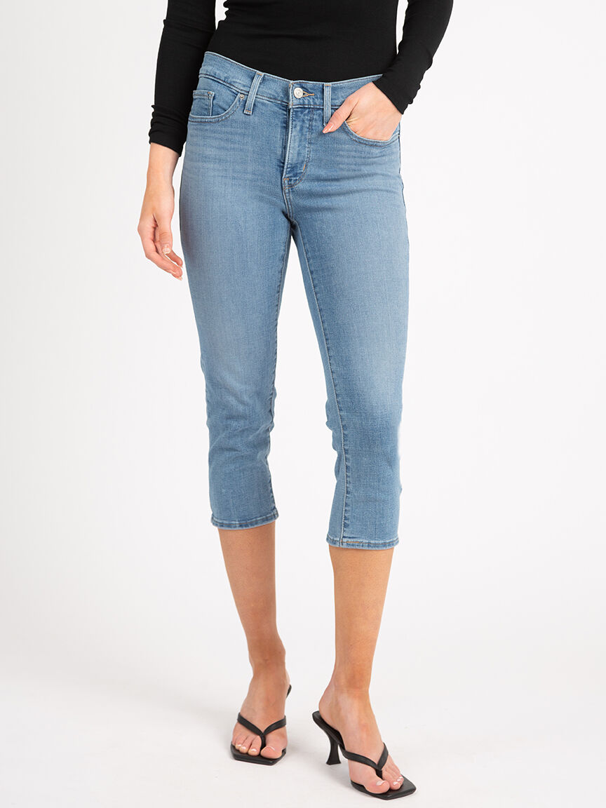 311 levis shaping skinny capris Image 2