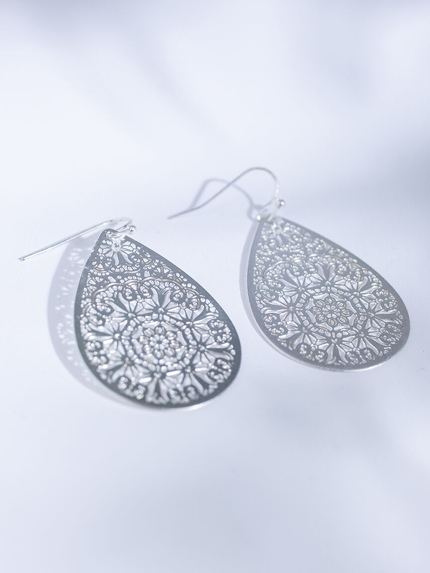 filigree tear drop earring Image 2