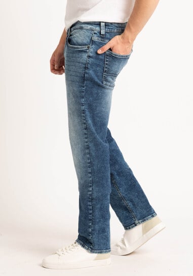 six straight leg jean