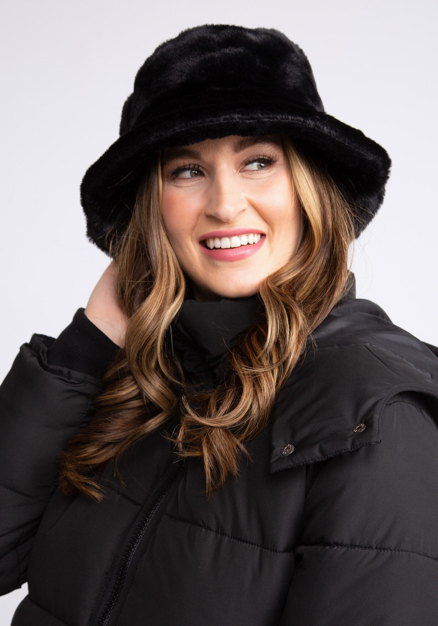 faux fur bucket hat Image 1