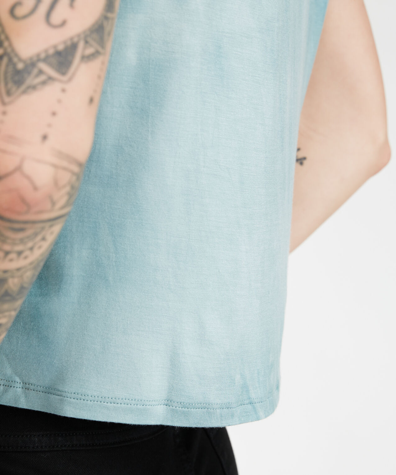 distressed short sleeve tee Image 4