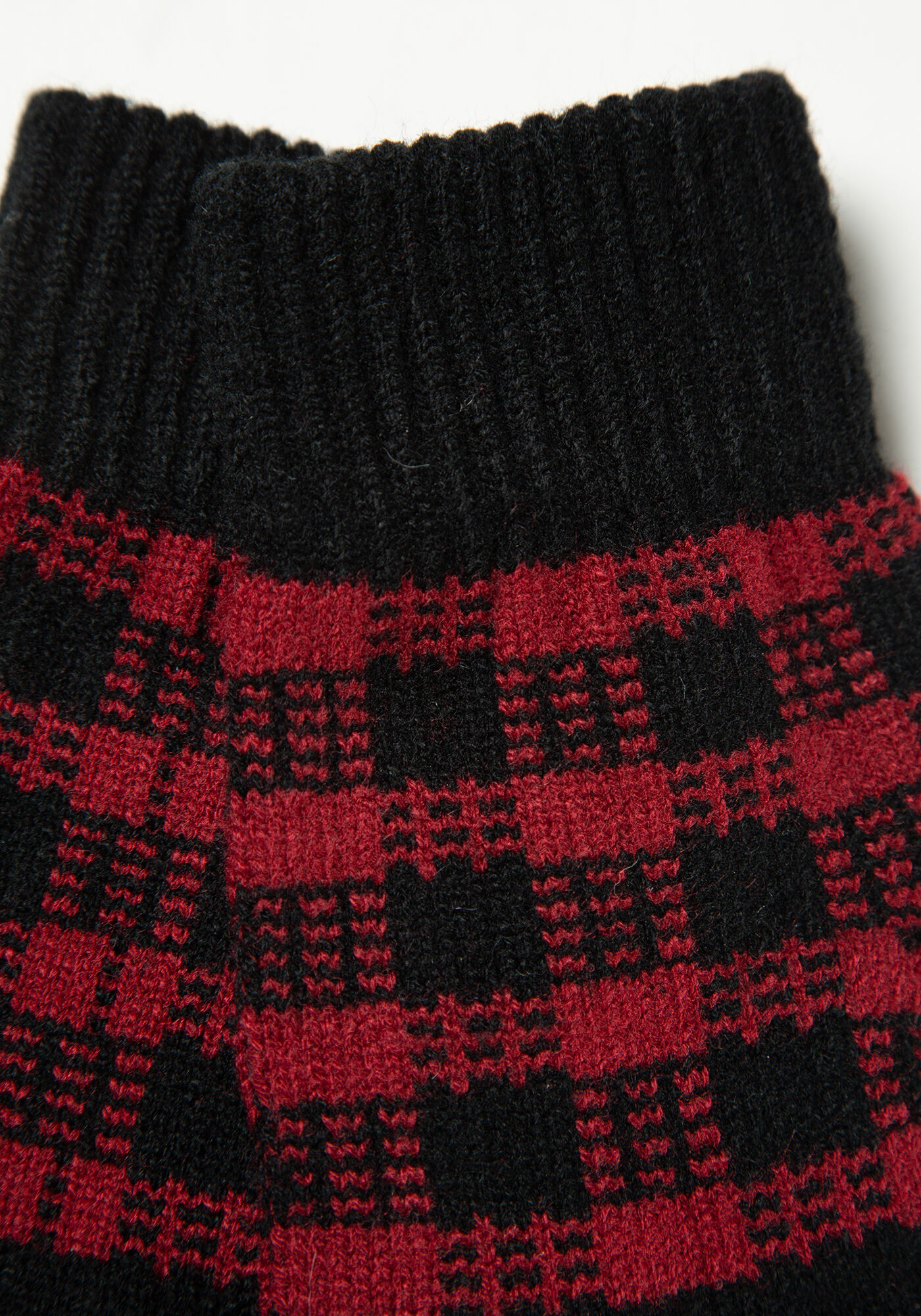 bb women gloves red buffalo plaid Image 5