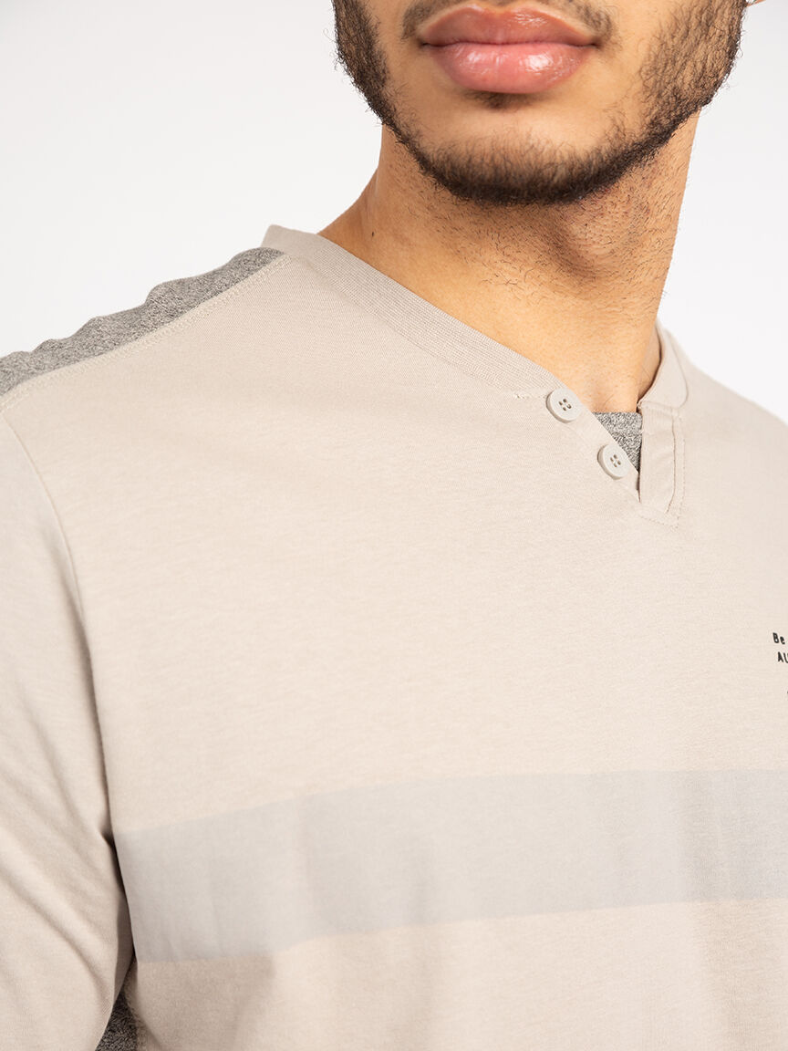 ss henley tshirt Image 5