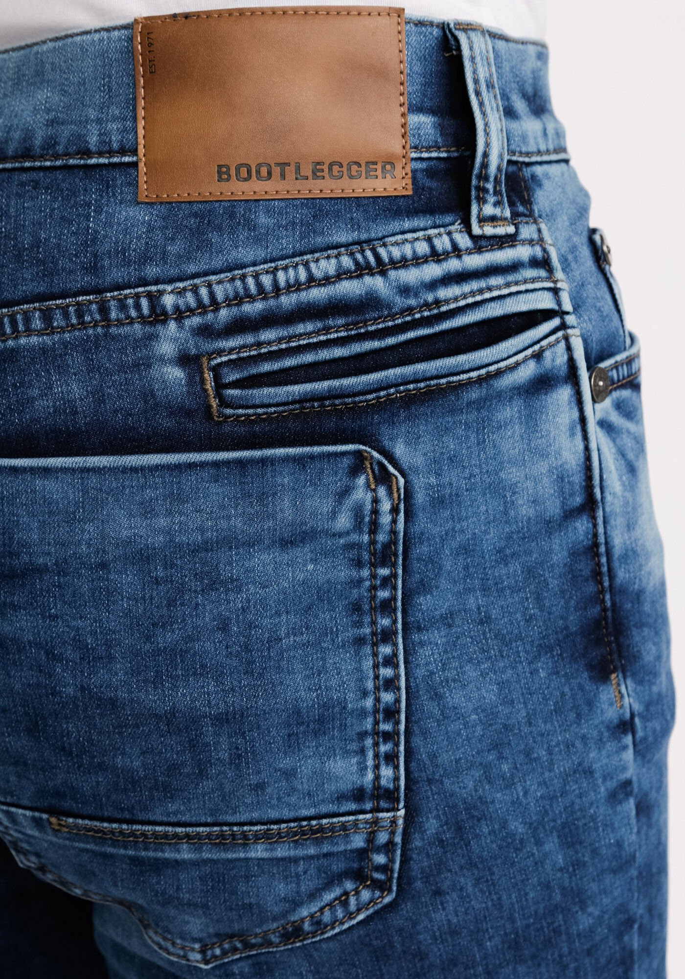 COOLMAX&reg; slim straight tech jeans Image 5