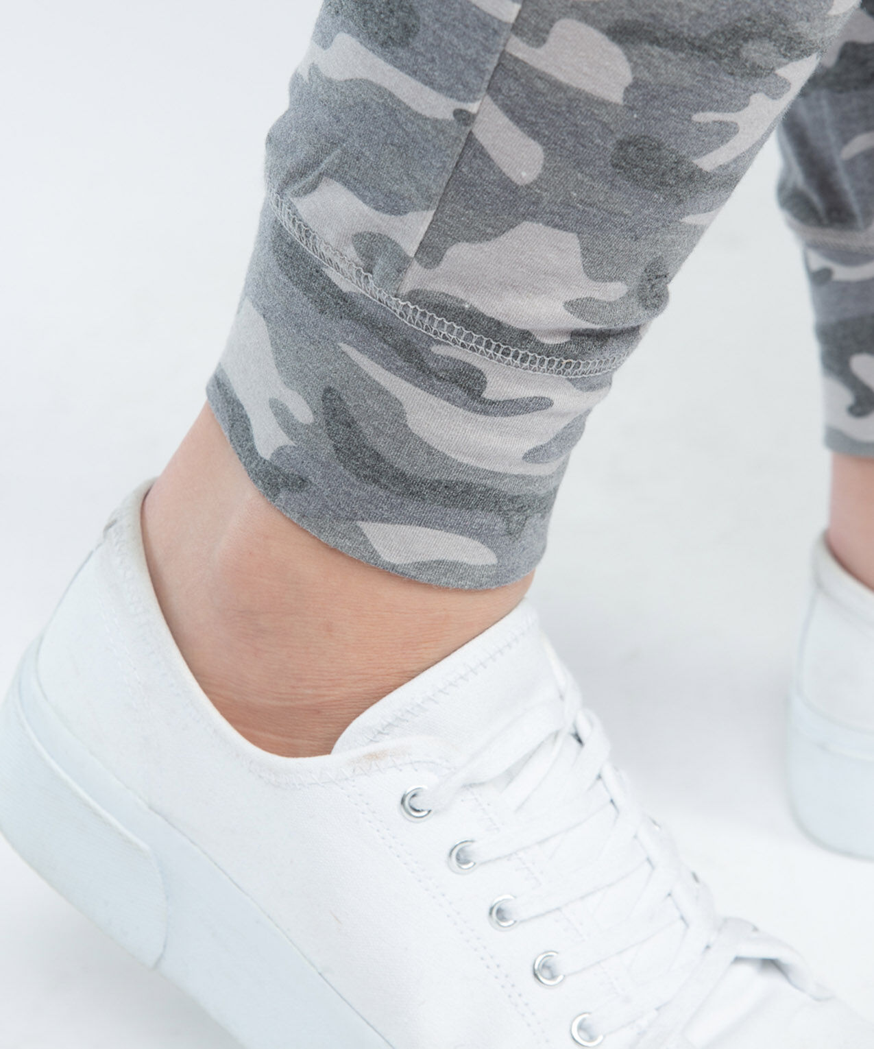 camouflage jumpsuit zoe Image 6