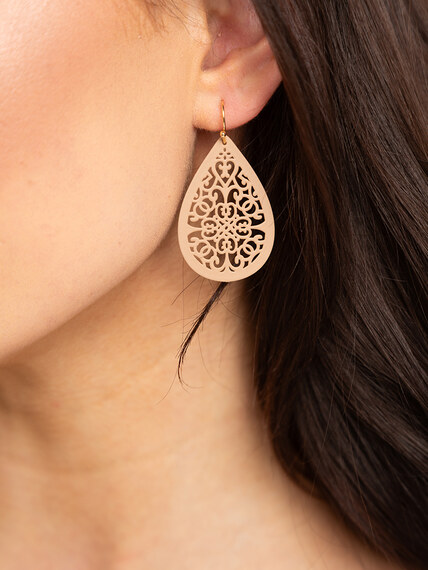 beige filigree earrings Image 2