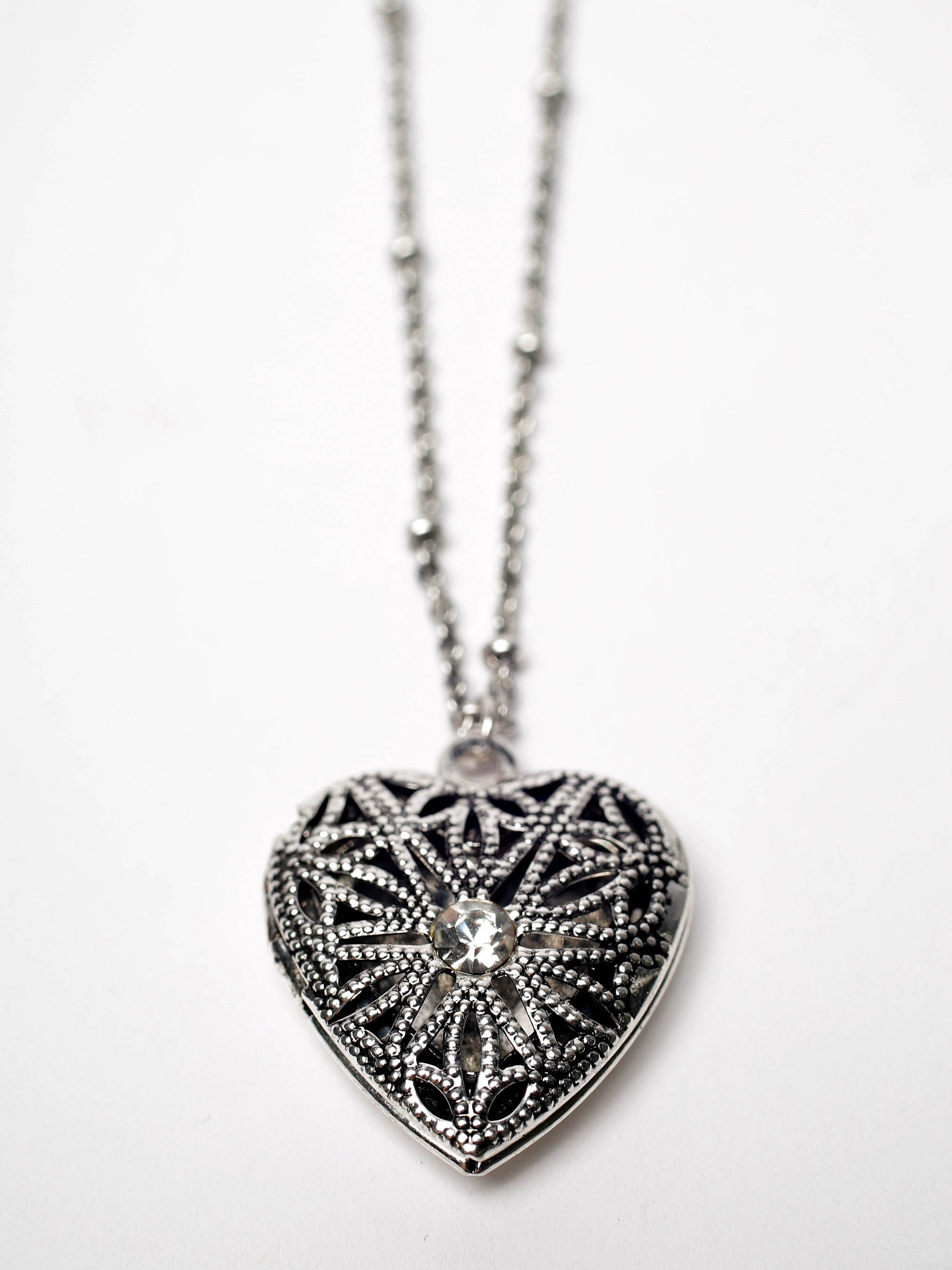 heart locket necklace Image 1