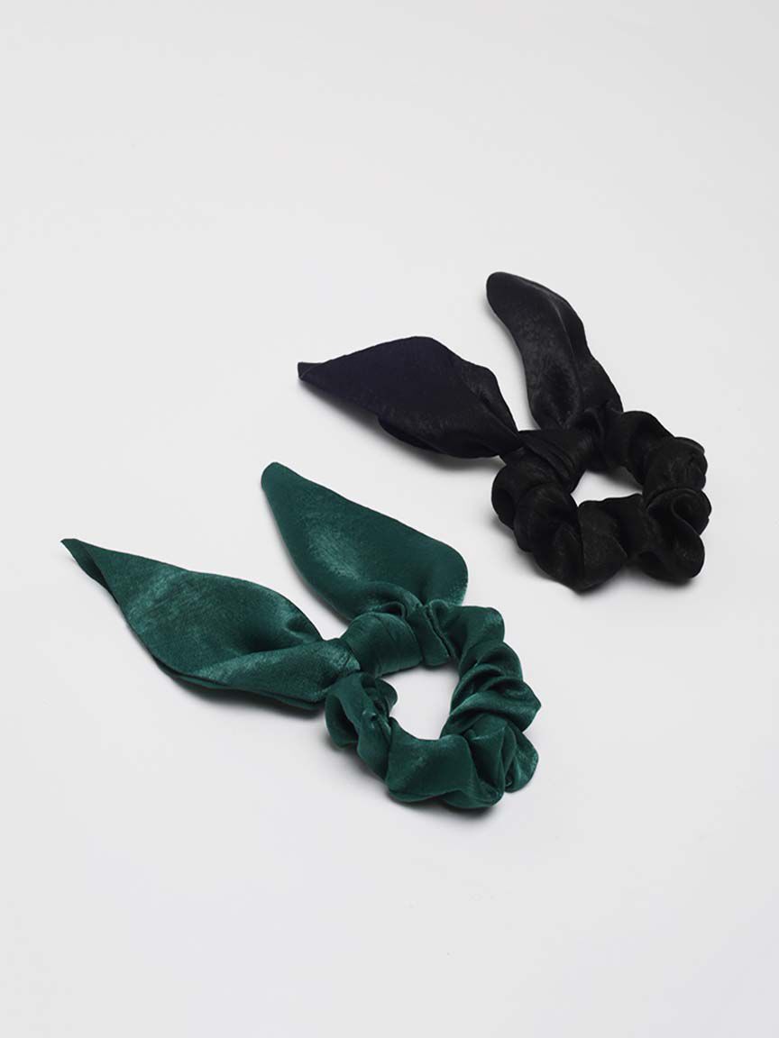 2 pack satin scrunchies Image 1