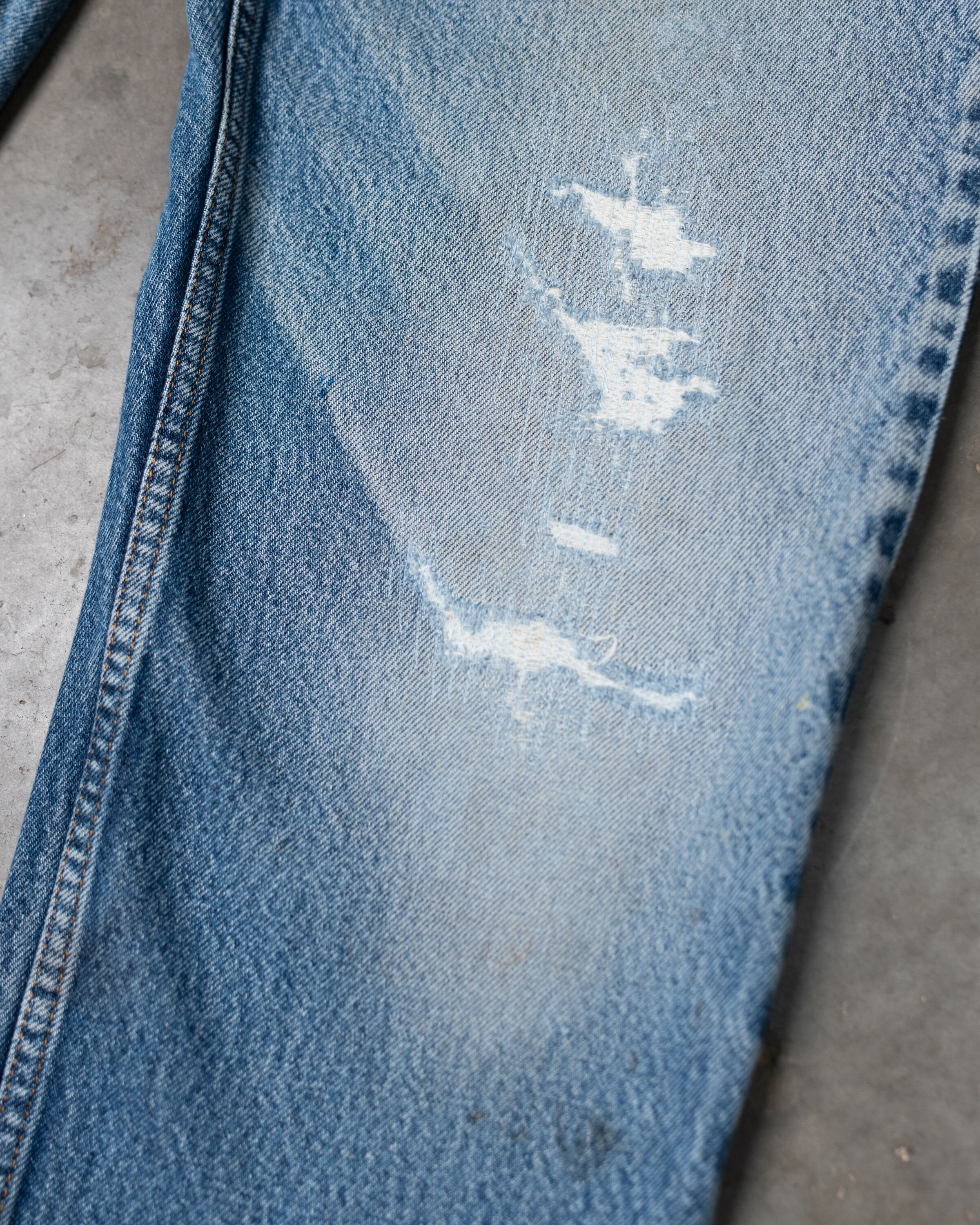 levi's 550 with repairs Image 3