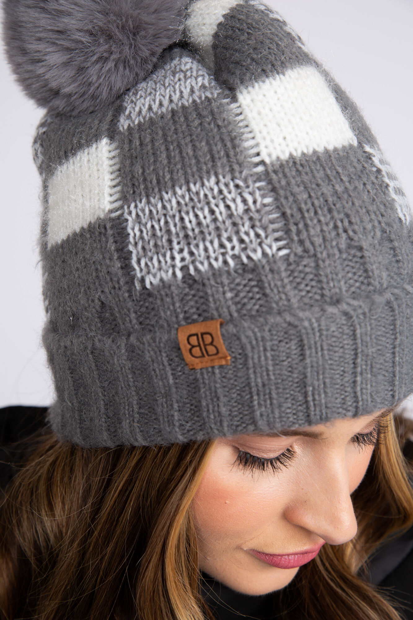 bb women toque charcoal plaid Image 4