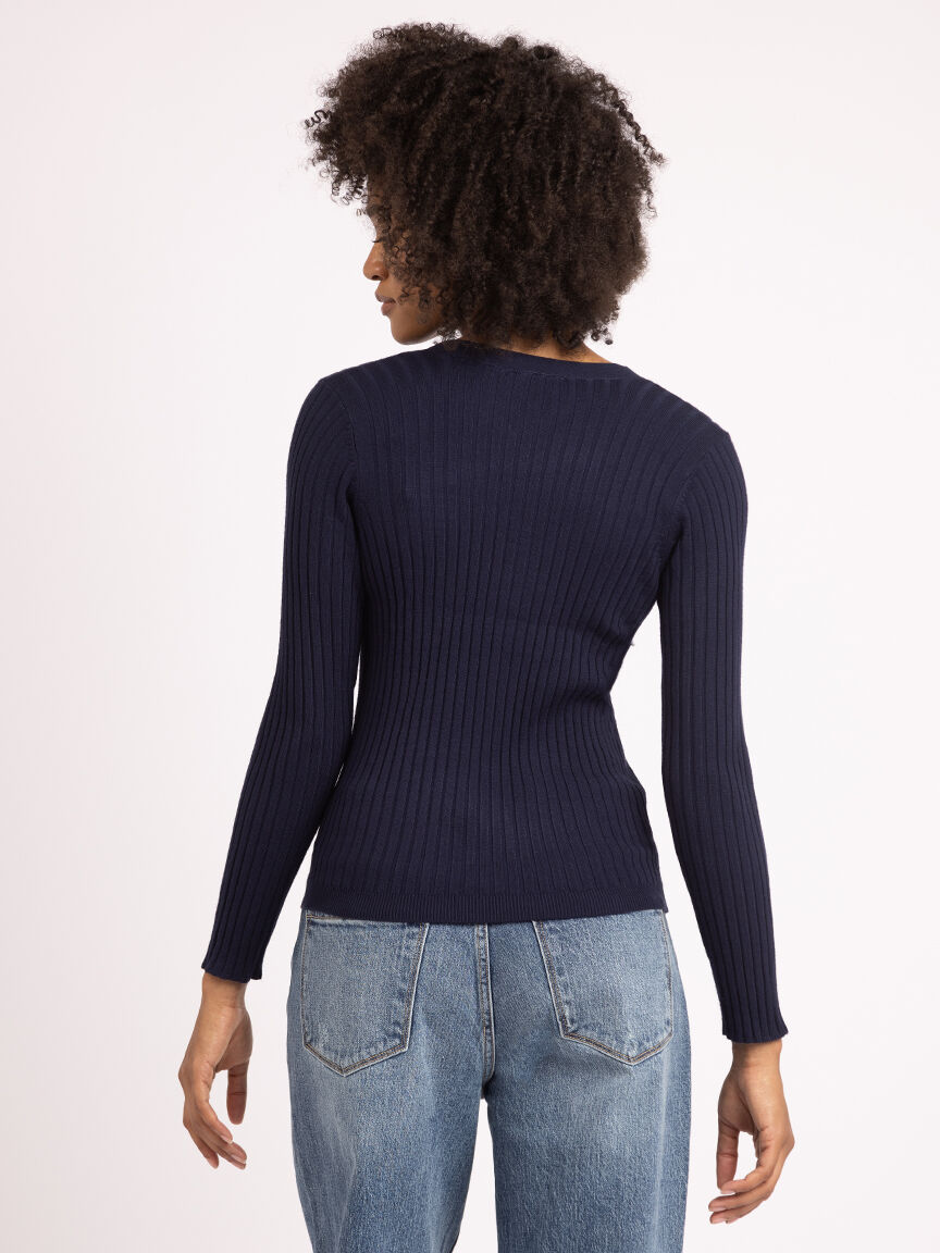 v neck henley sweater Image 4