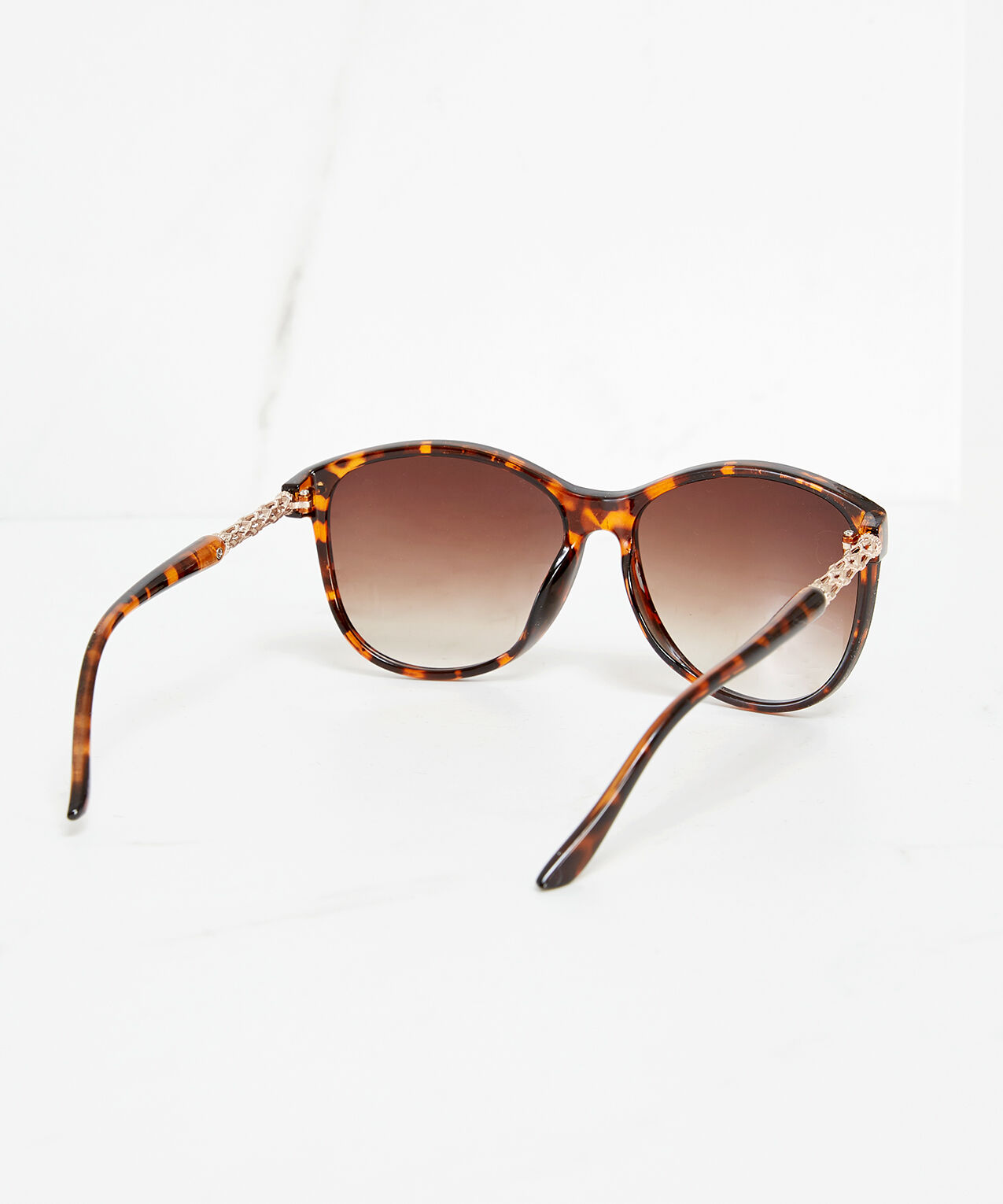 tortoise shell wayfarer sunglasses Image 2