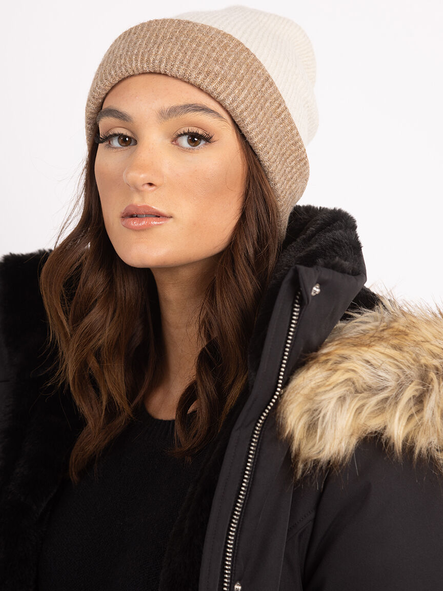 reversible winter hat Image 5