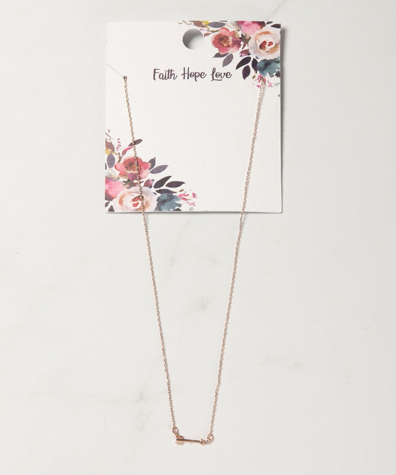 arrow pendant necklace Image 4