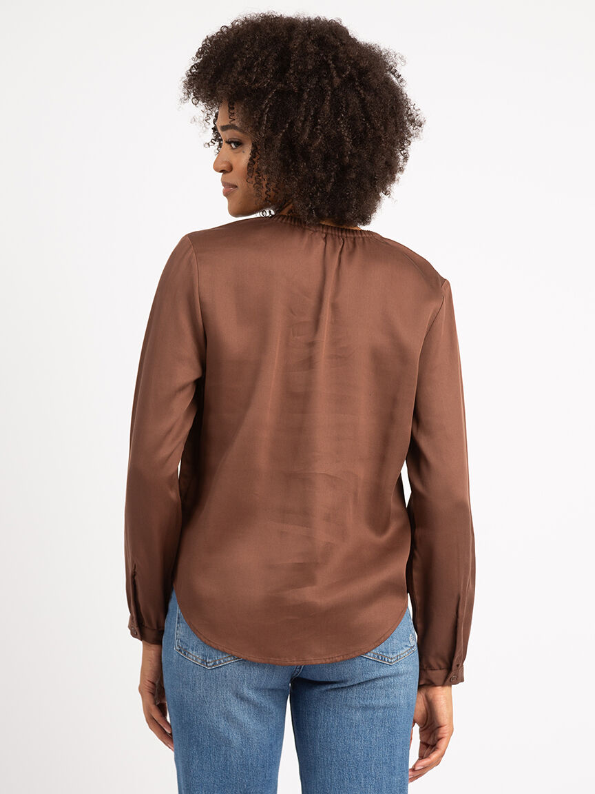 remy vneck shirt Image 3