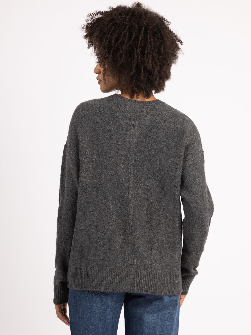 yuki crew neck sweater