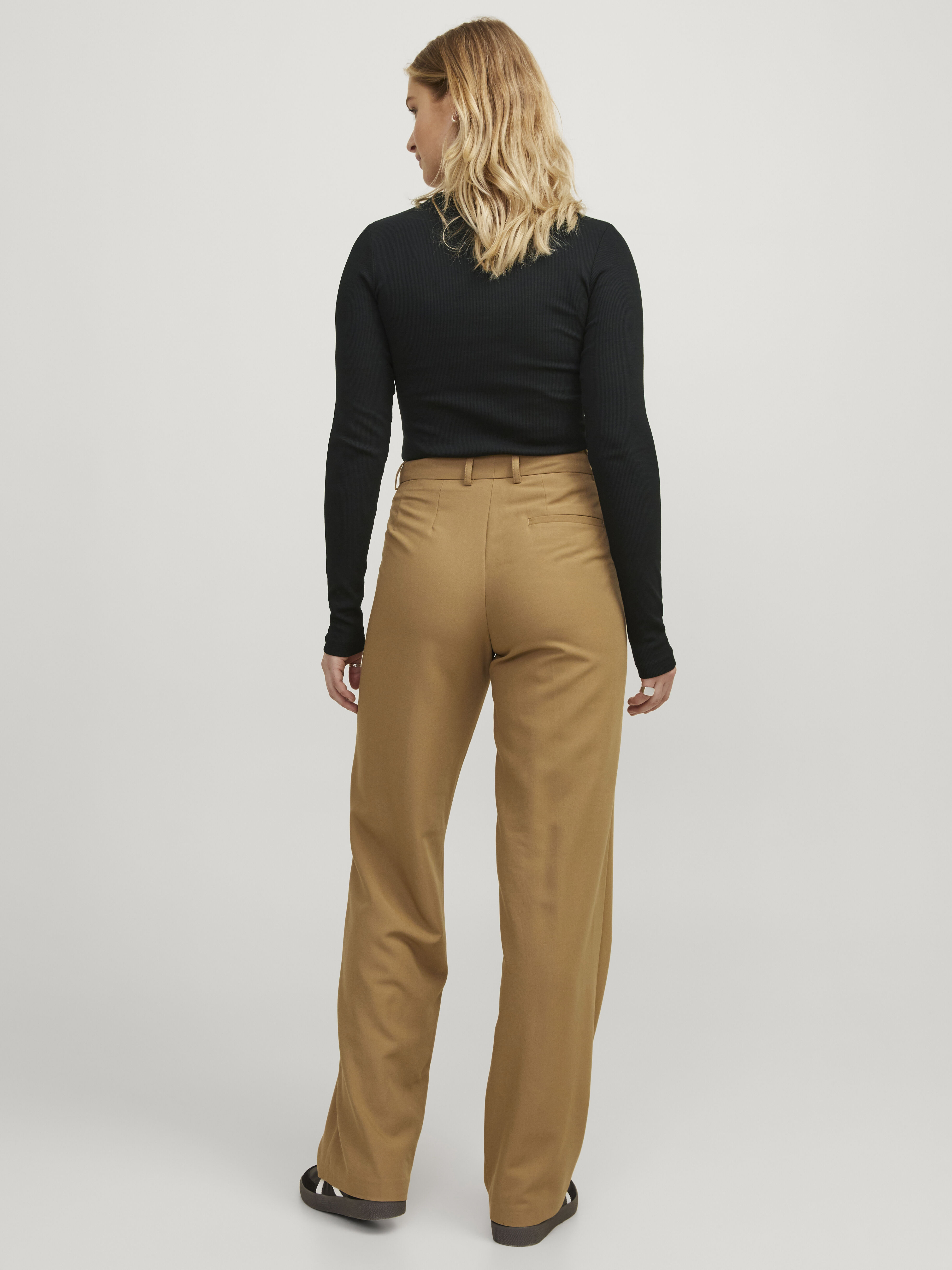 freya crewneck ribbed long sleeve top