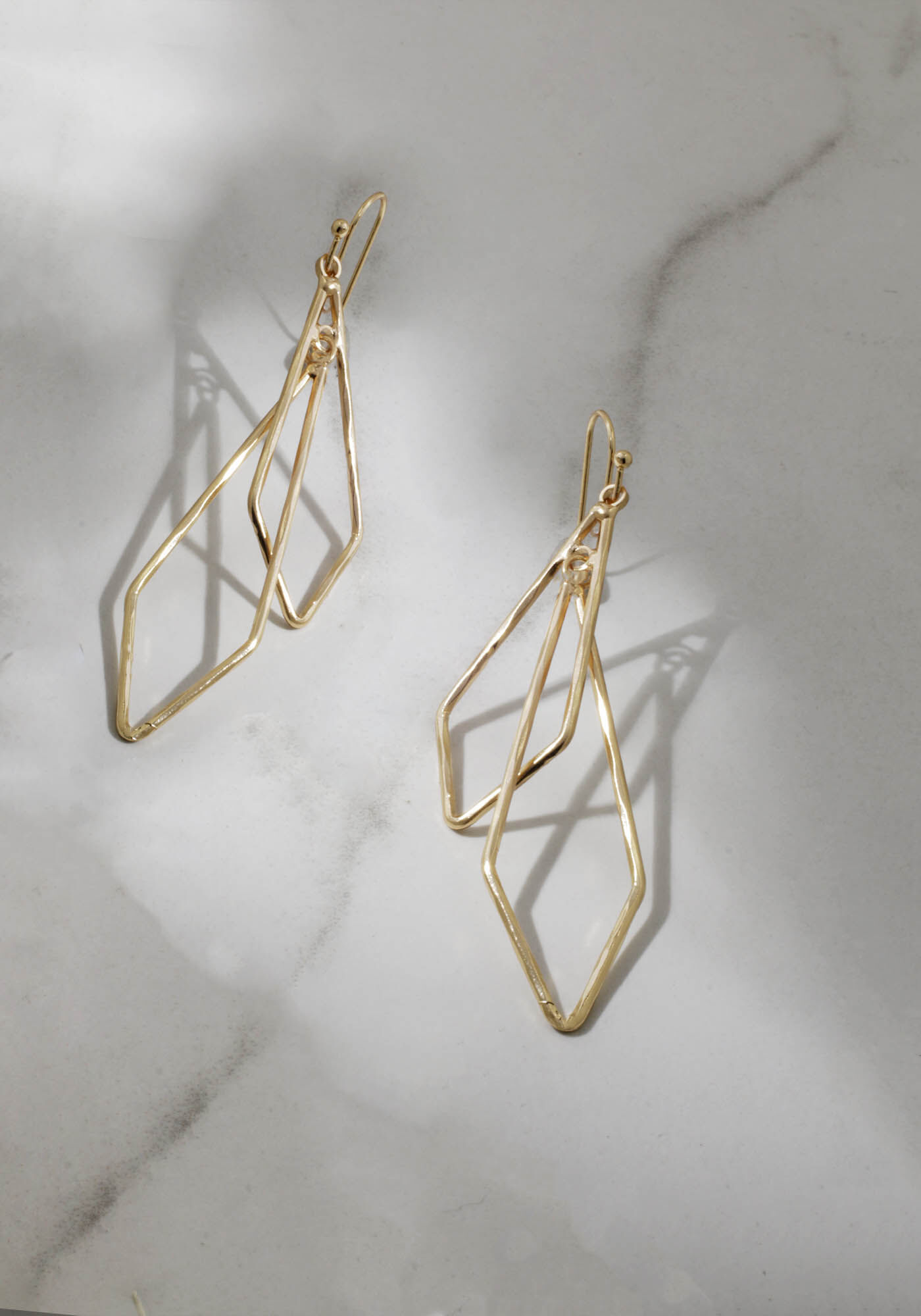 geometric dangle earrings Image 1
