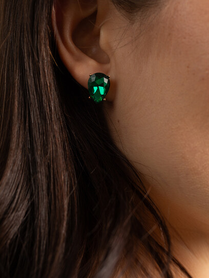 emerald color tear drop earrings