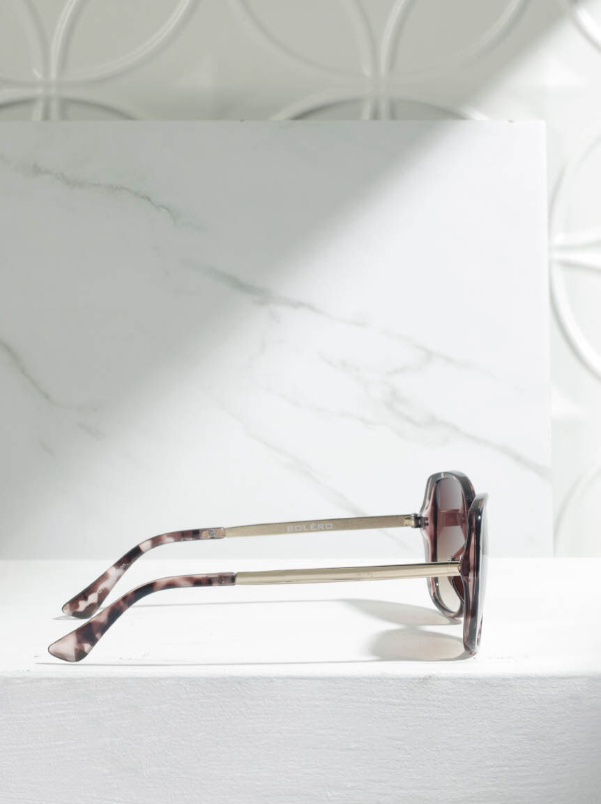 curved oversized sunglasses Image 2