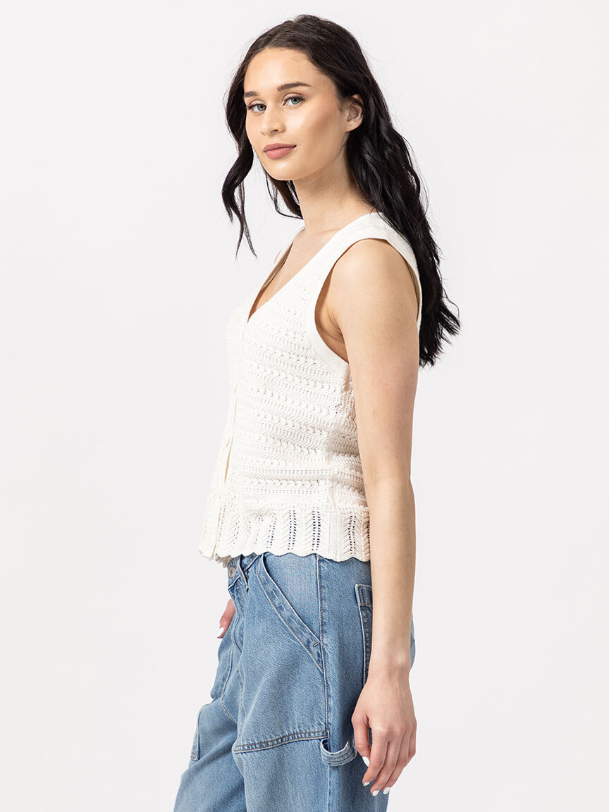 noni v neck vest Image 3