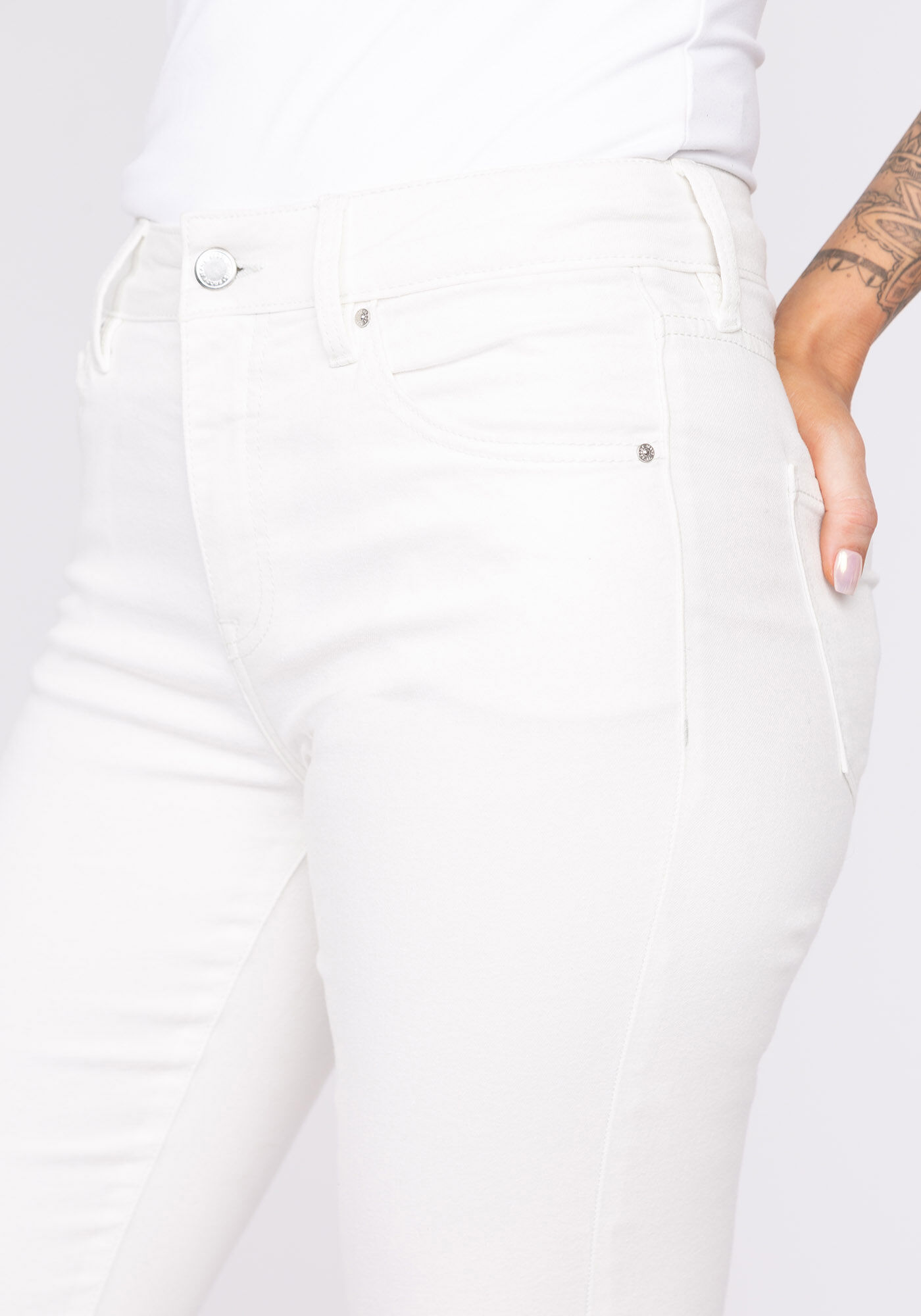 high rise capris Image 5