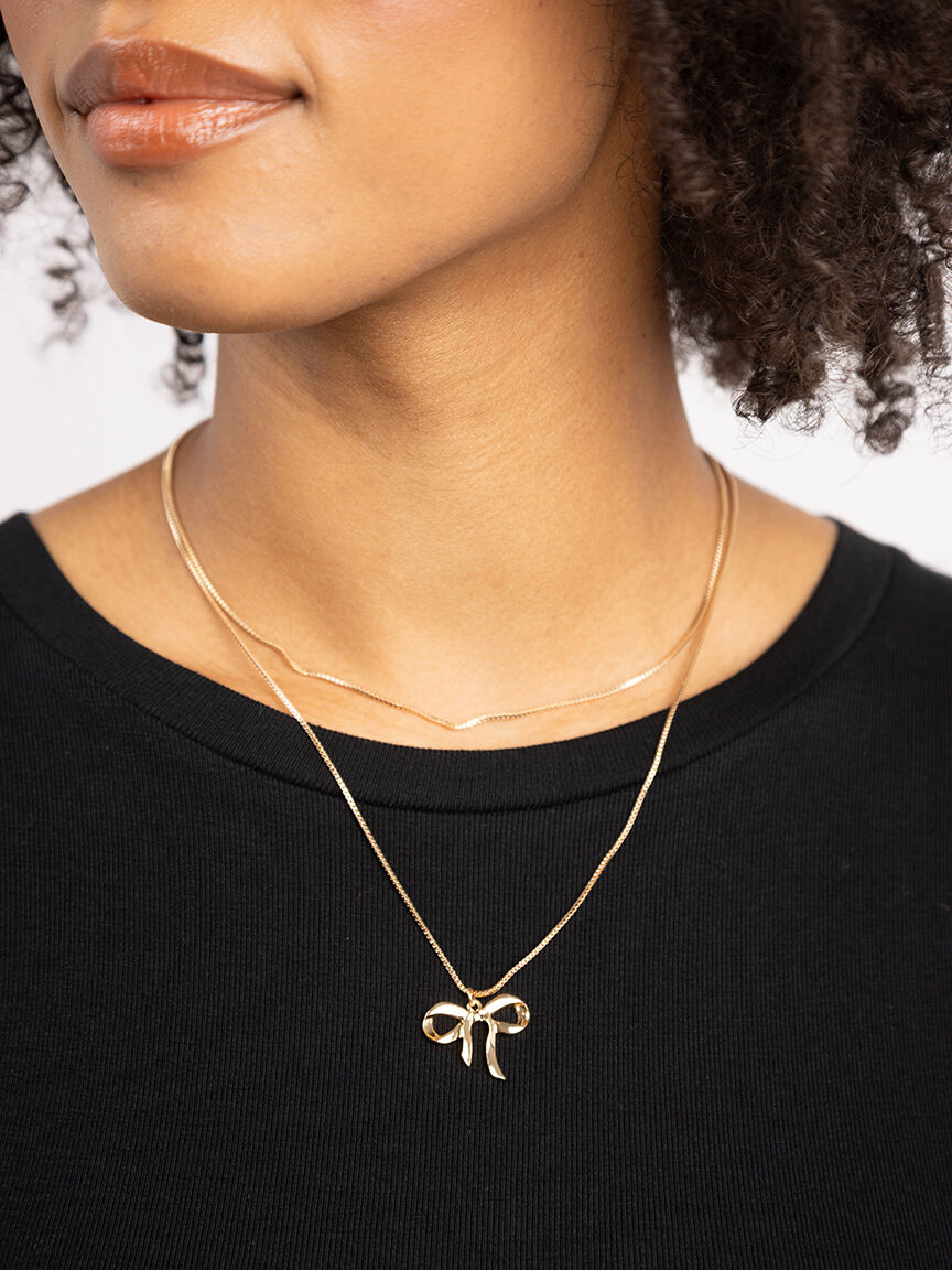layered bow necklace Image 4