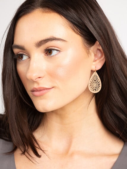 beige filigree earrings Image 1
