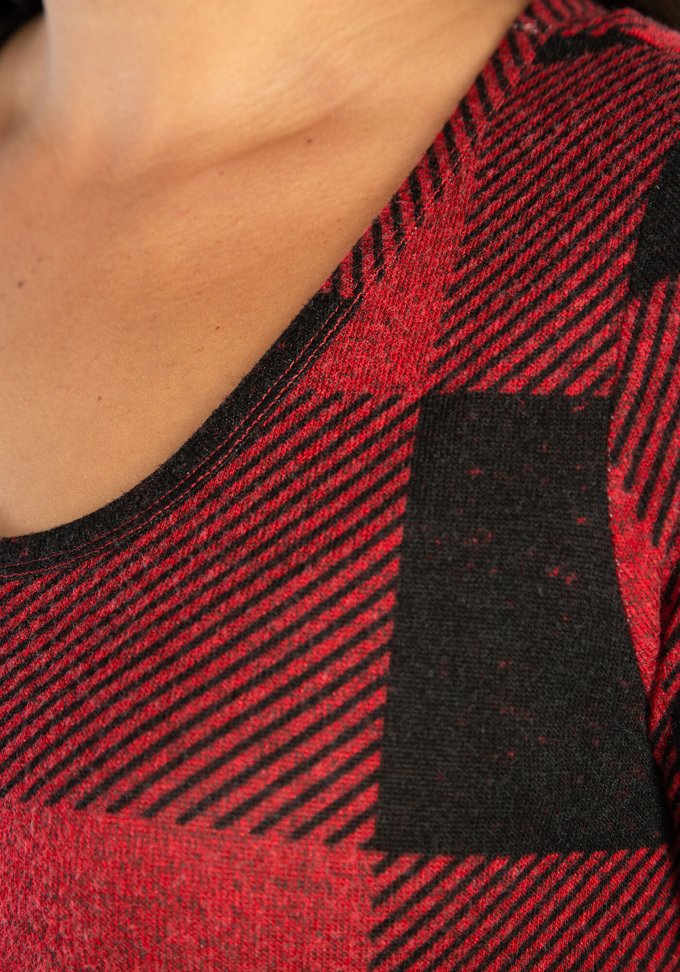 bobbie plaid scoop neck hacci tunic tee Image 6