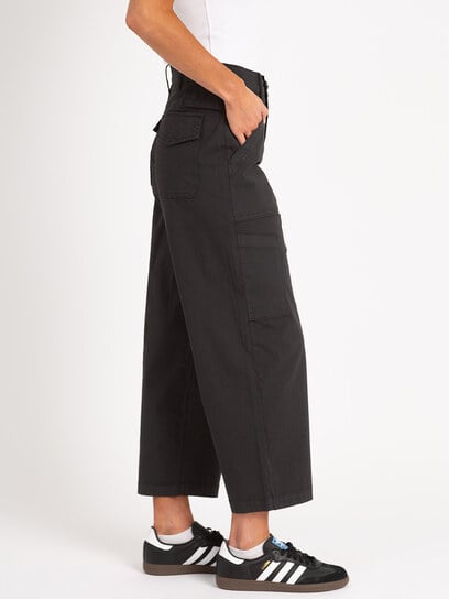 buffy high rise utility crop in black buffy high rise utility crop in black