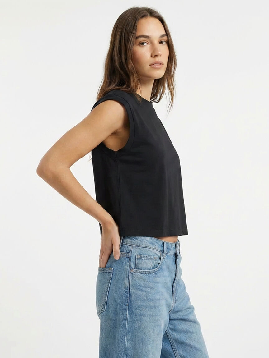 sleeveless boxy tee