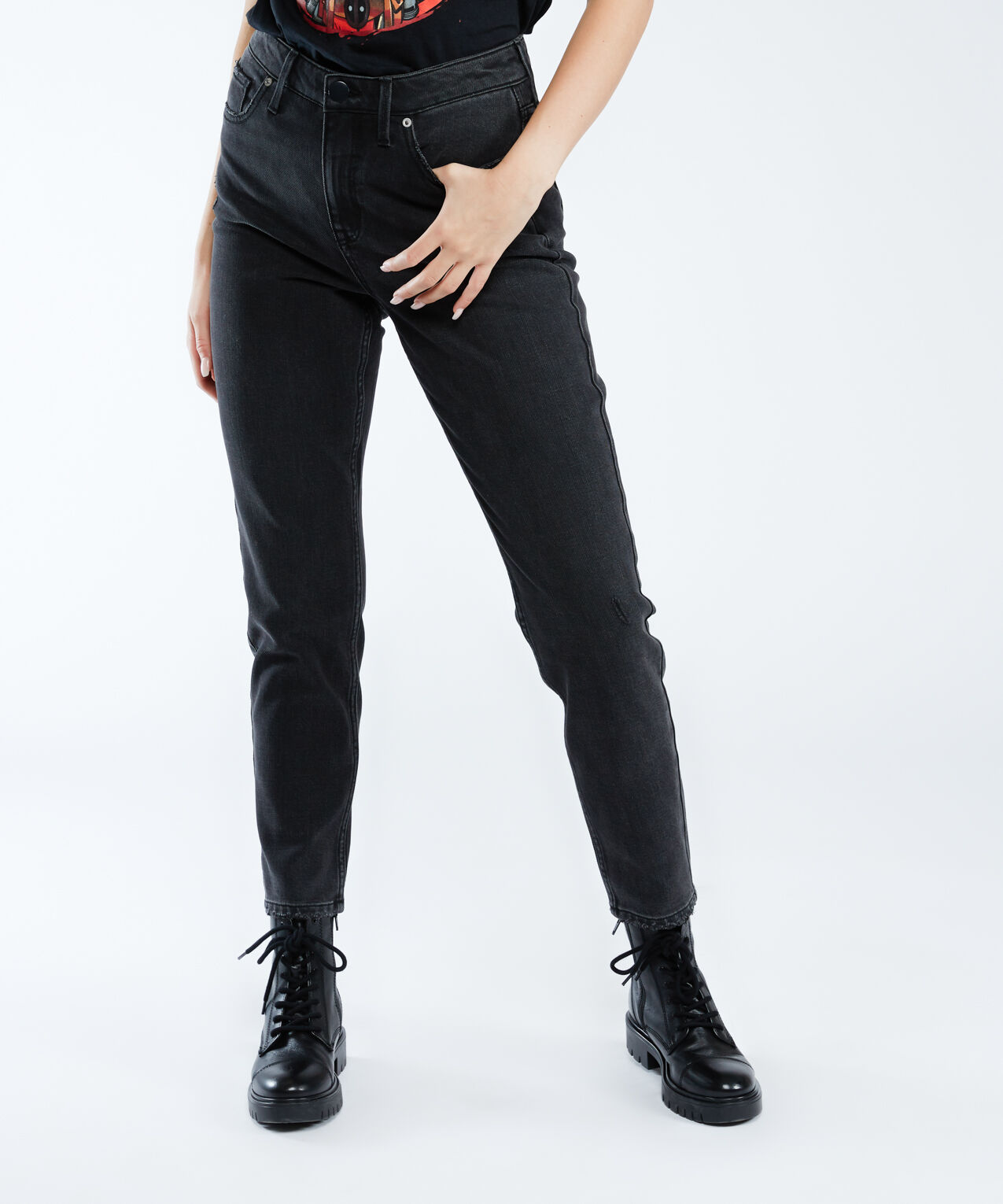 the mom jean Image 1