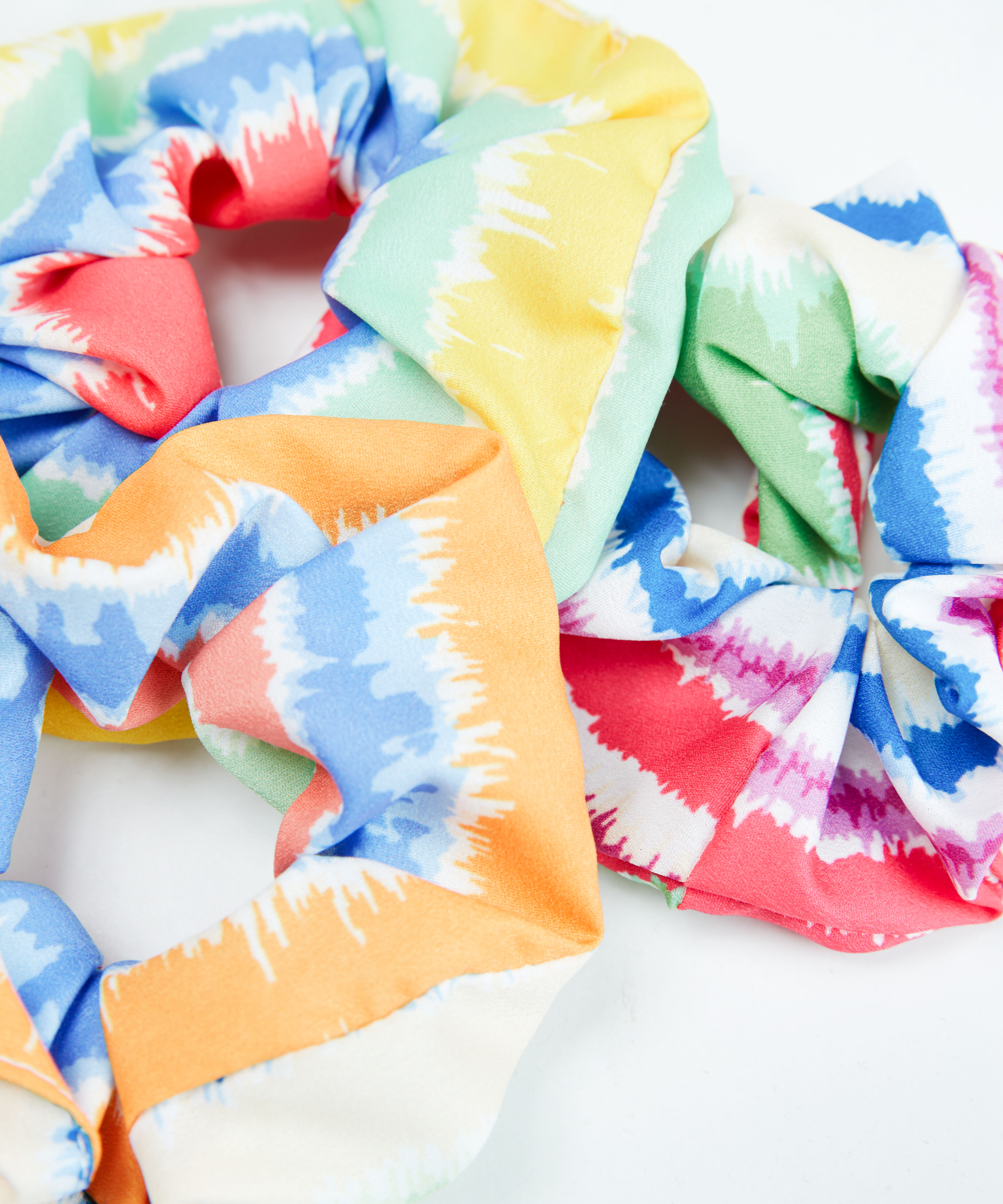 tie dye scrunchie Image 3