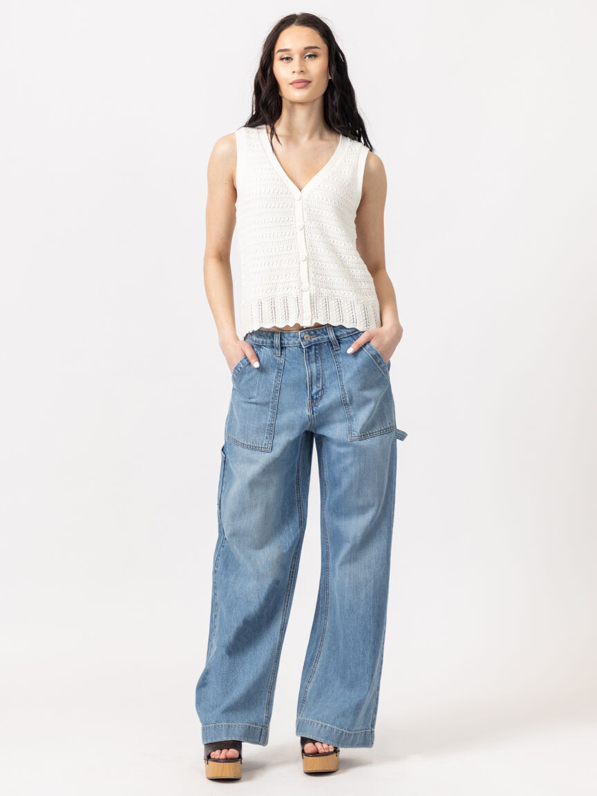 noni v neck vest Image 2