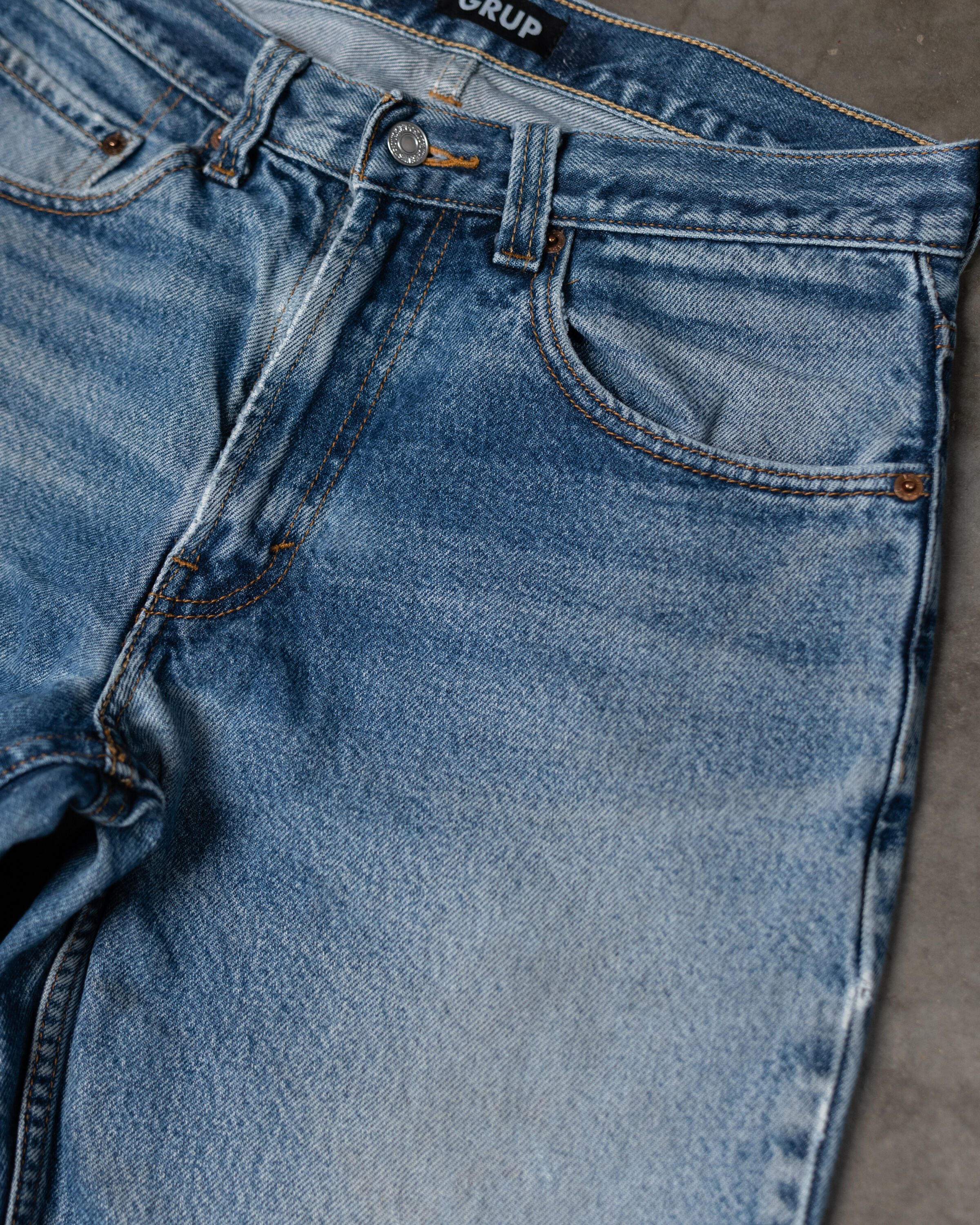 levi's 550 with repairs Image 4
