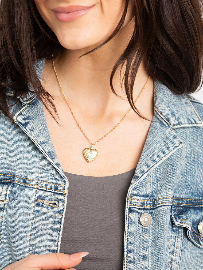 heart locket necklace Image 5