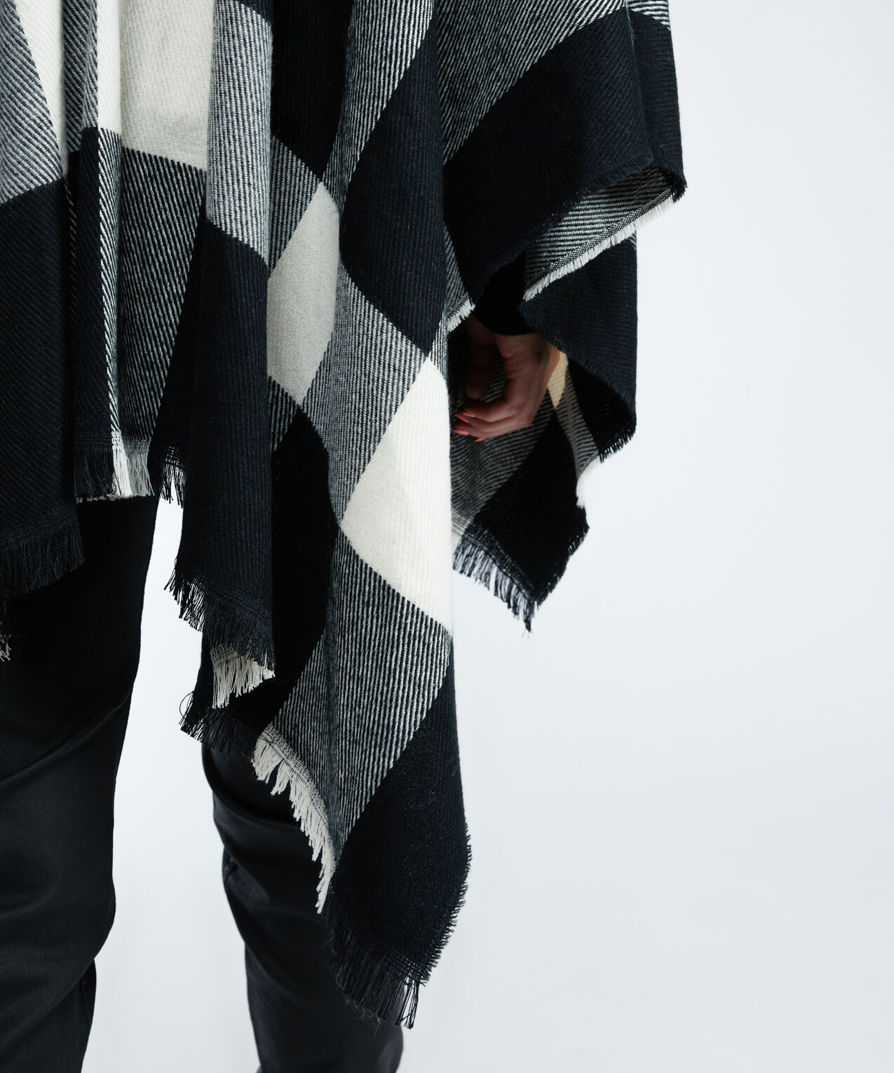 plaid ruana  Image 4