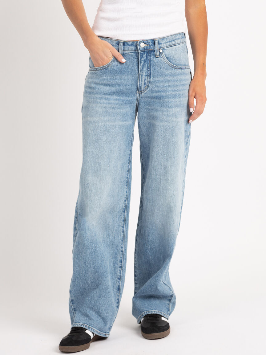slouchy straight jeans Image 2