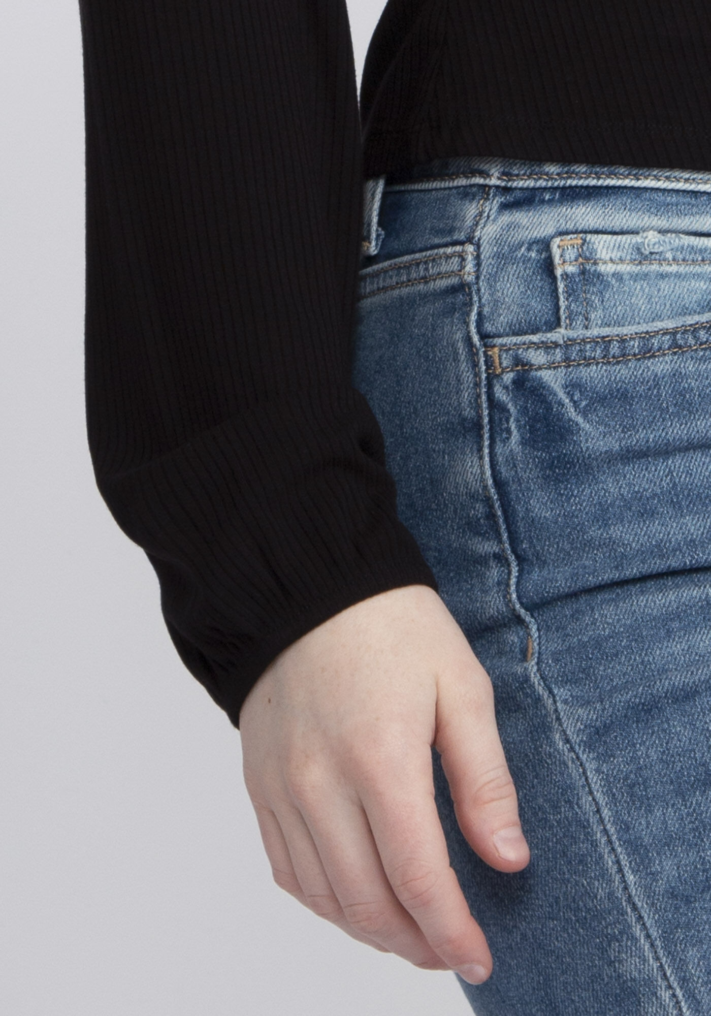 maddy channel front long sleeve Image 6