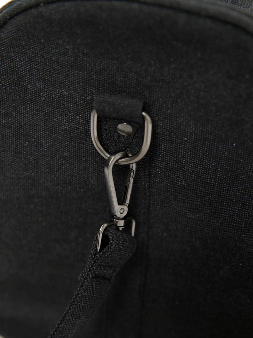 essential canvas duffle bag Image 5