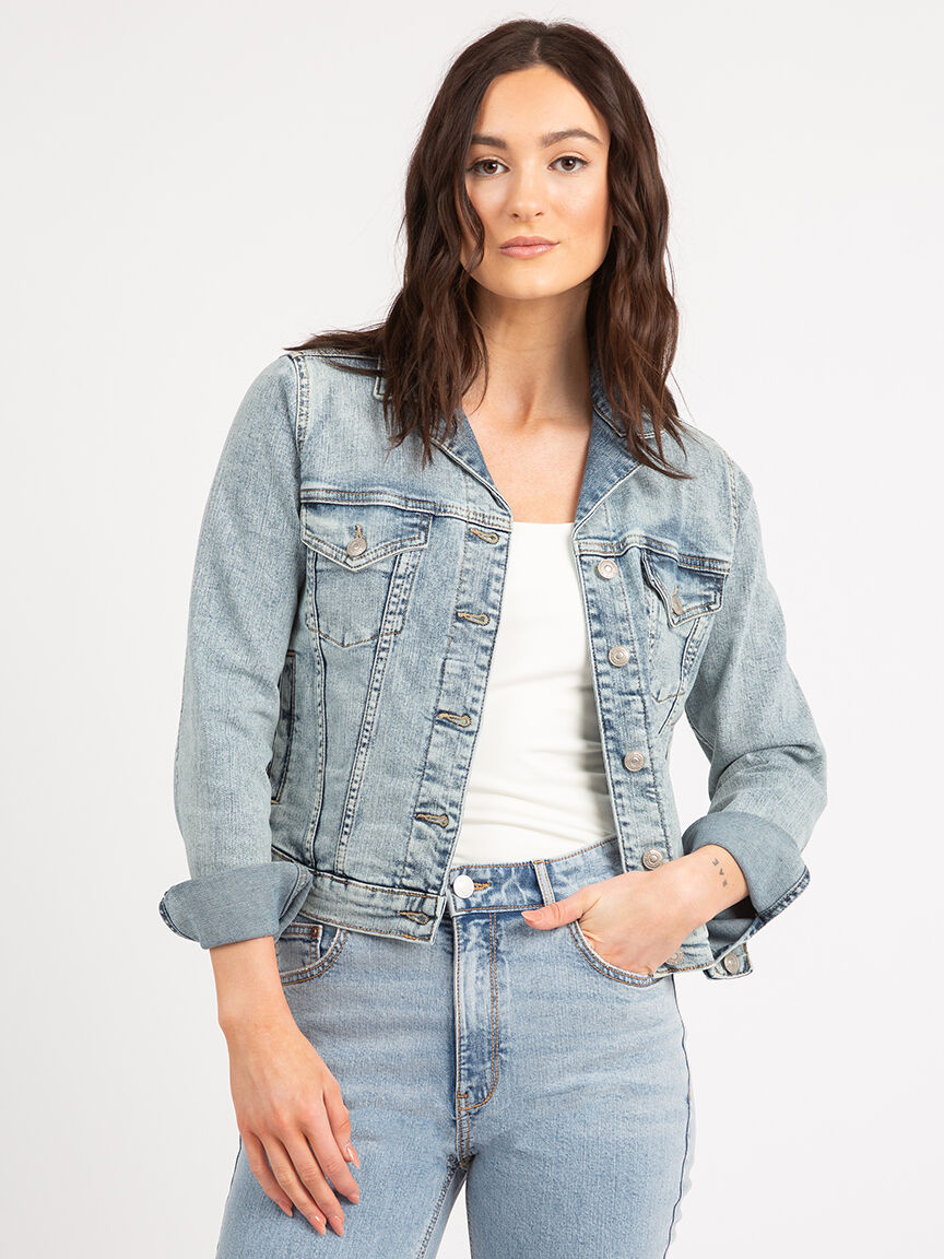 Denim jacket and ripped jeans discount