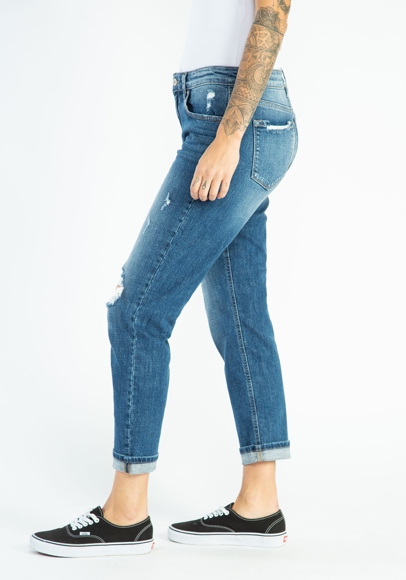 mid rise boyfriend jeans Image 3