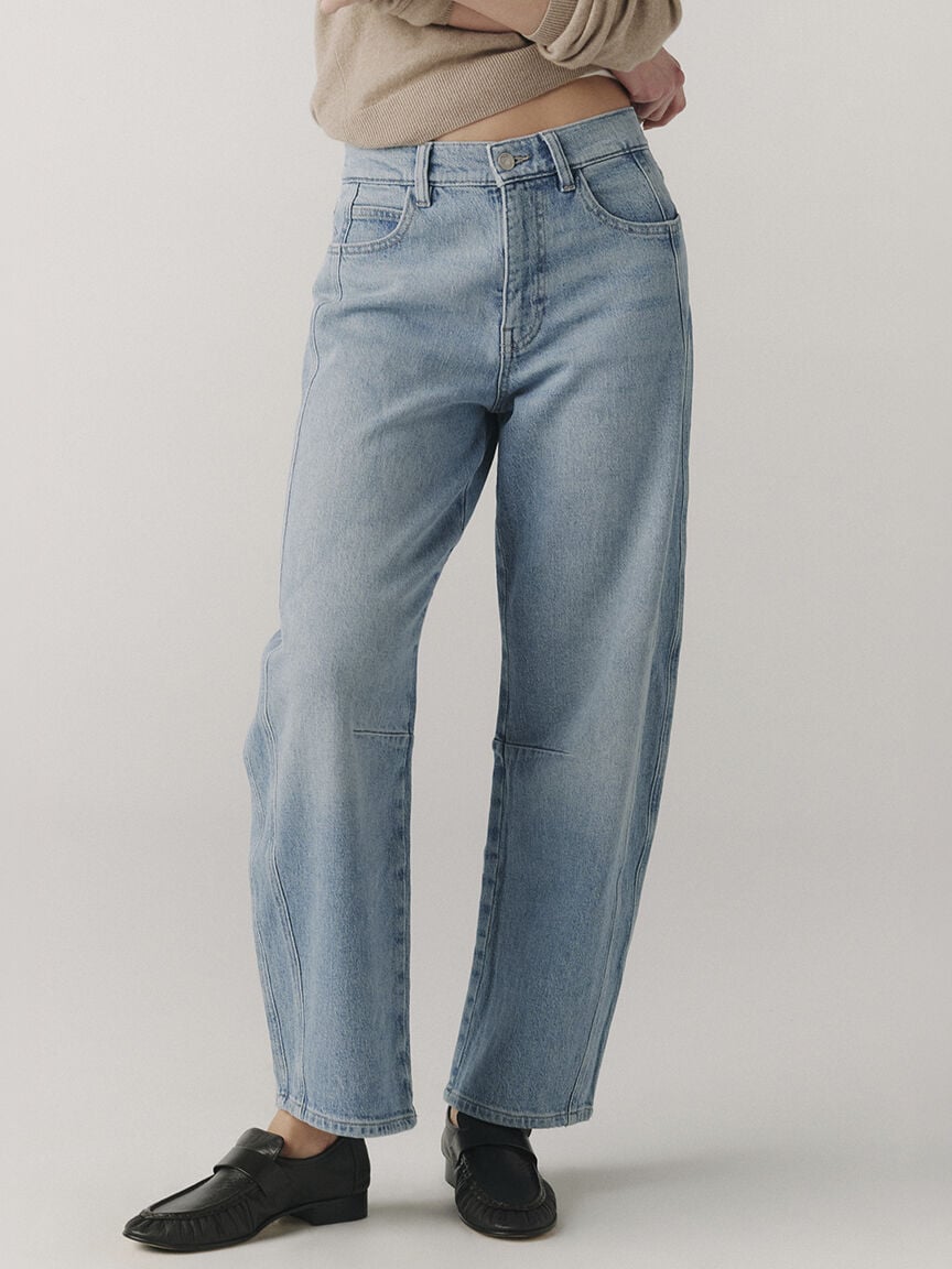 BNA soft curve barrel jean light wash