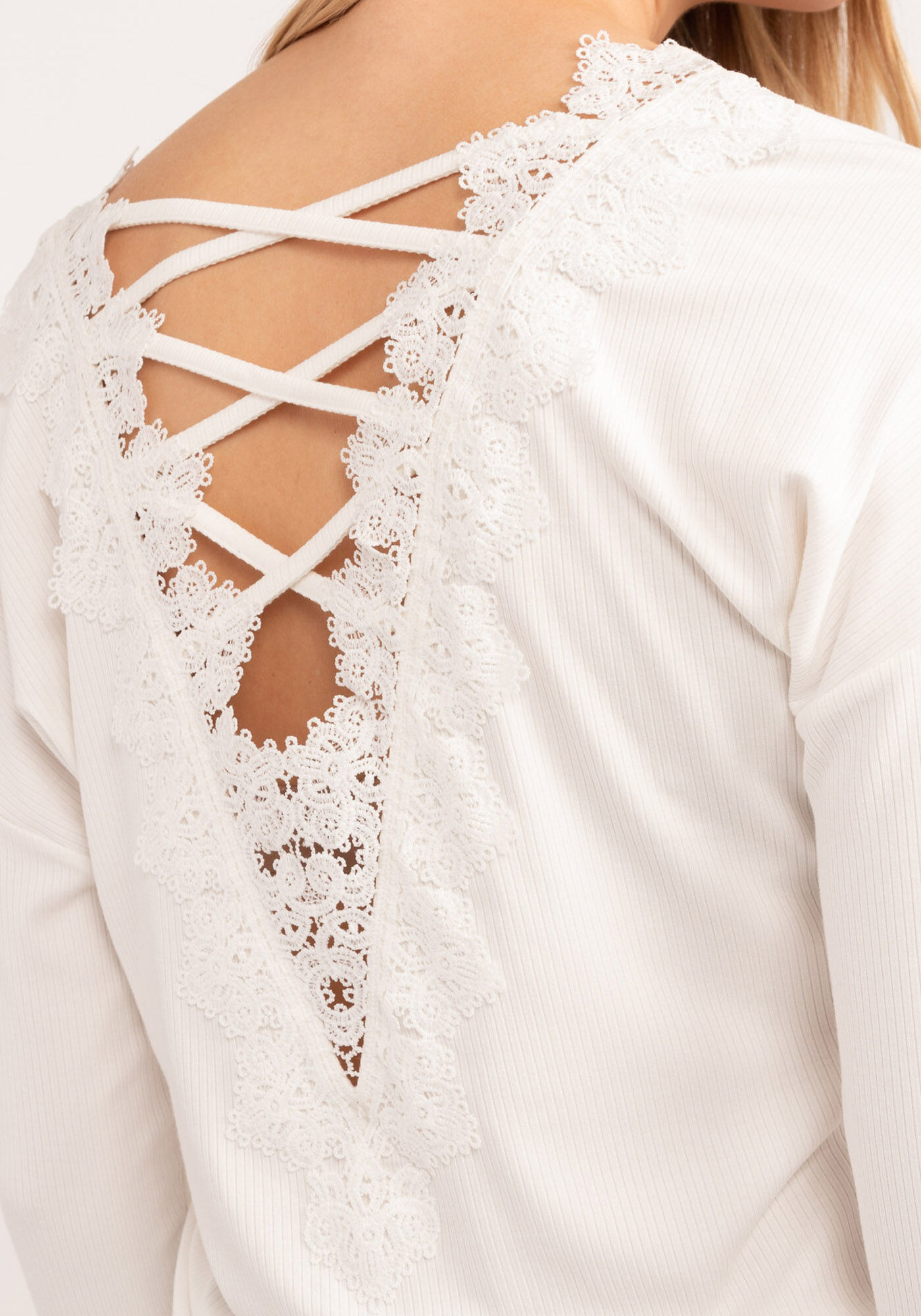 luna crochet back long sleeve Image 4