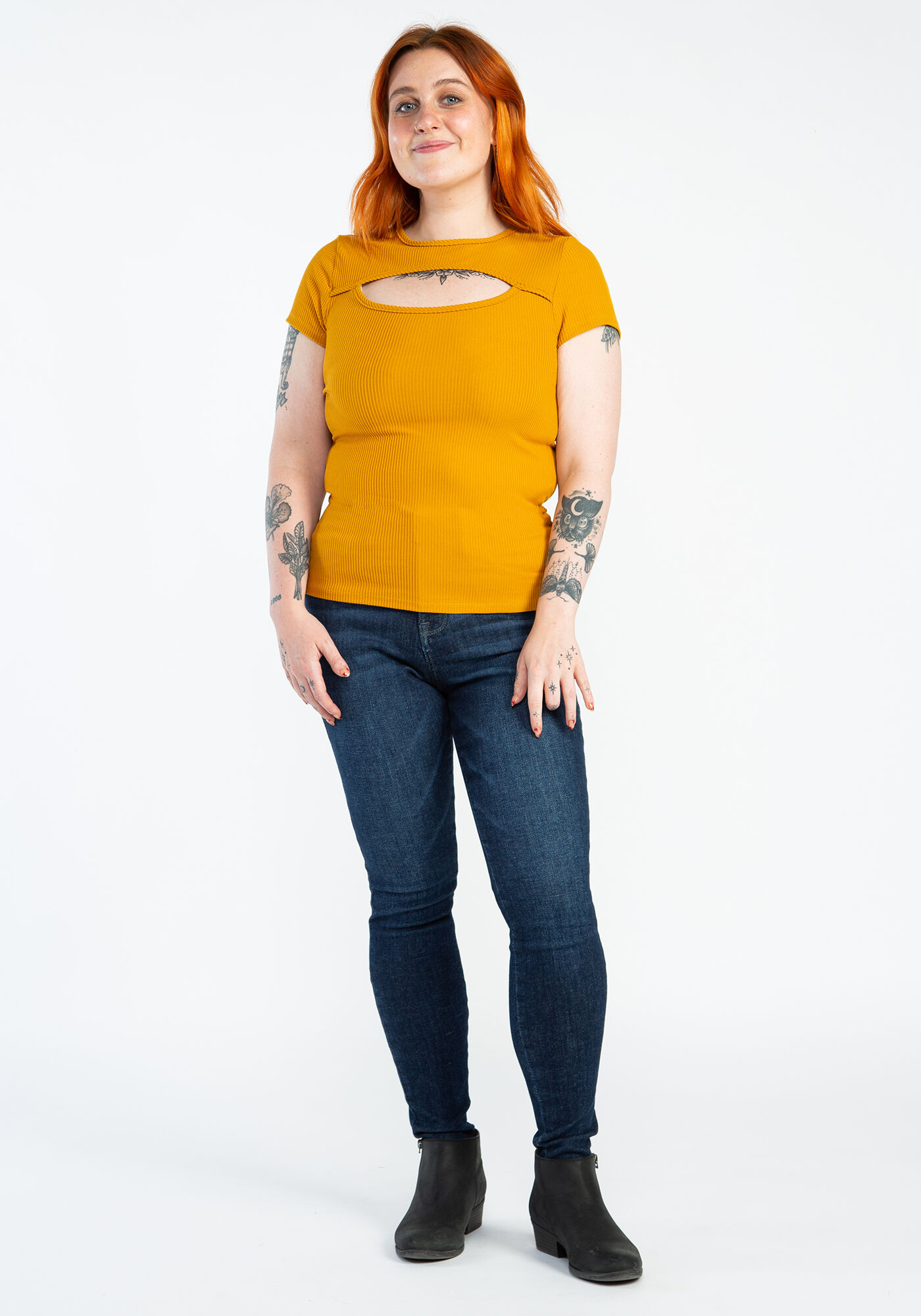 lea cut out short sleeve tee Image 3