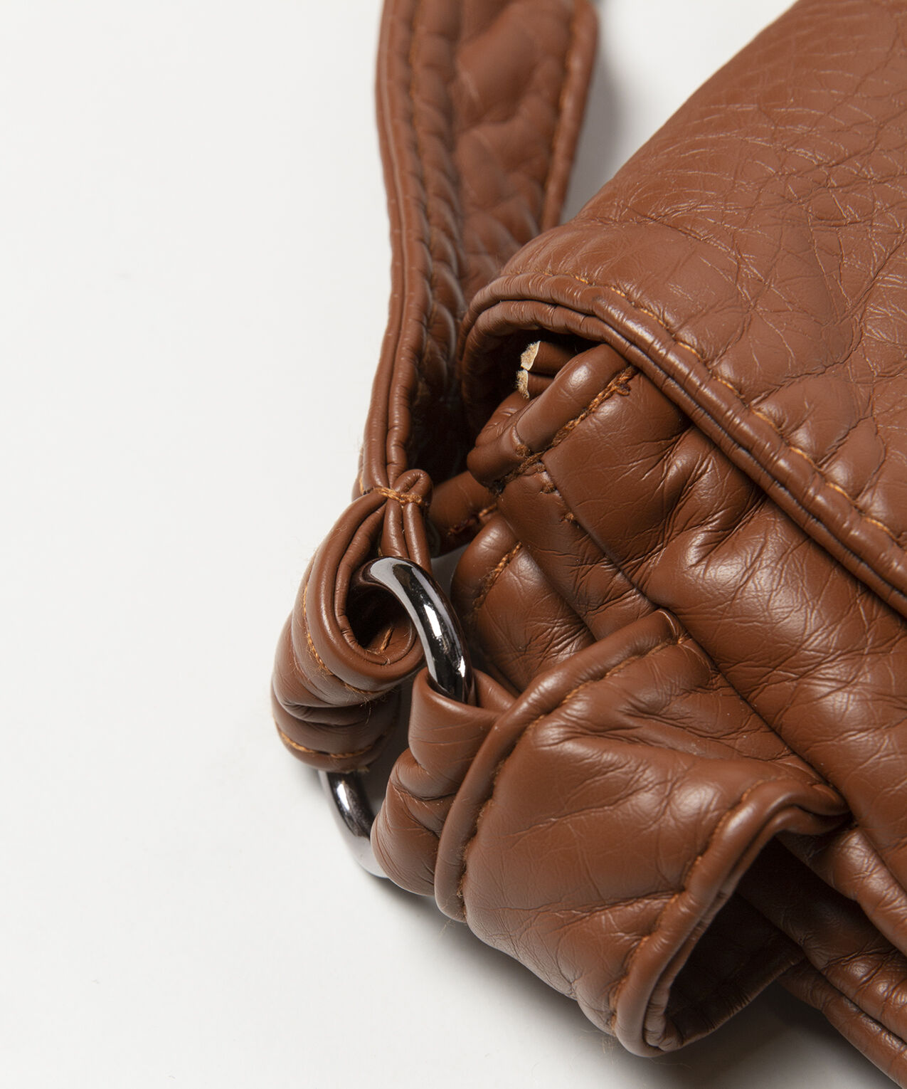 crossbody bag with tassel Image 4