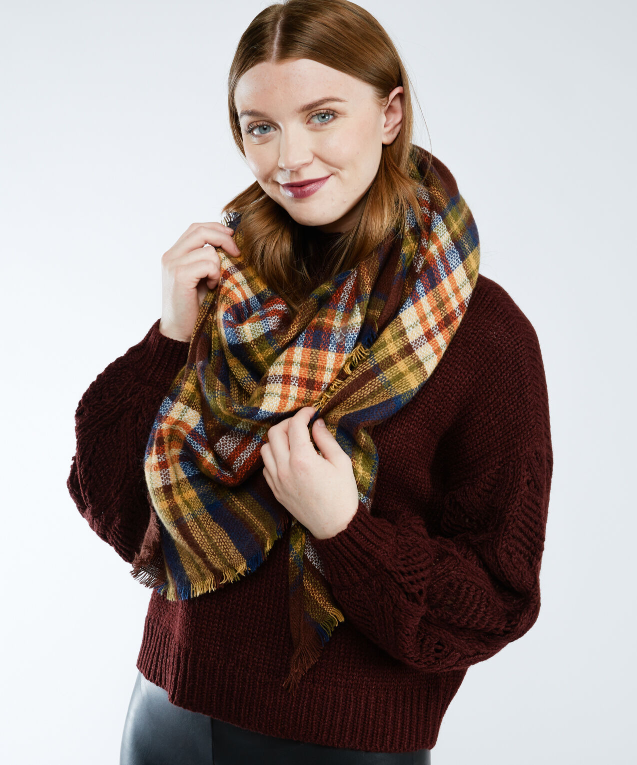 plaid triangle scarf Image 1