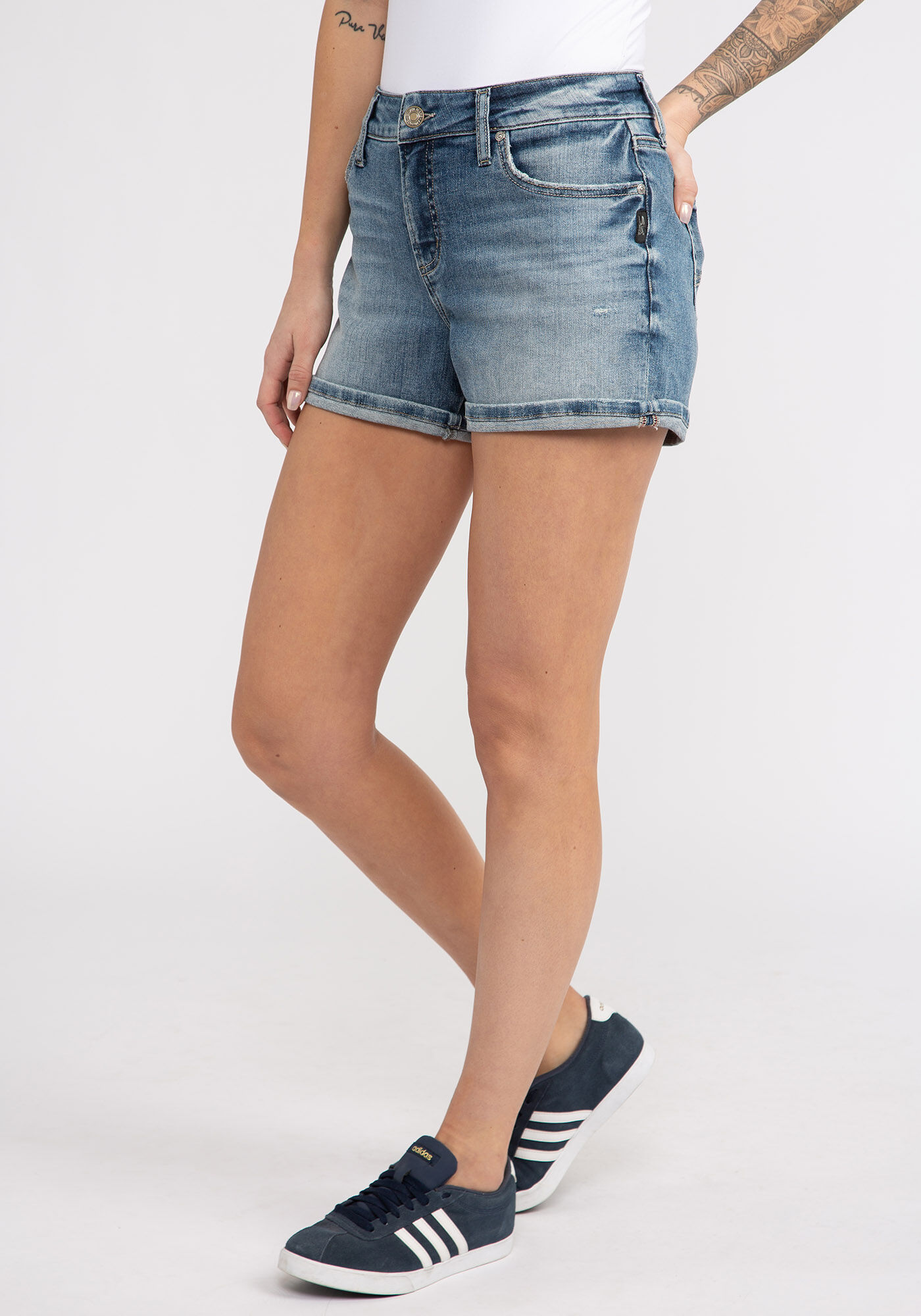 elyse mid rise shorts Image 4