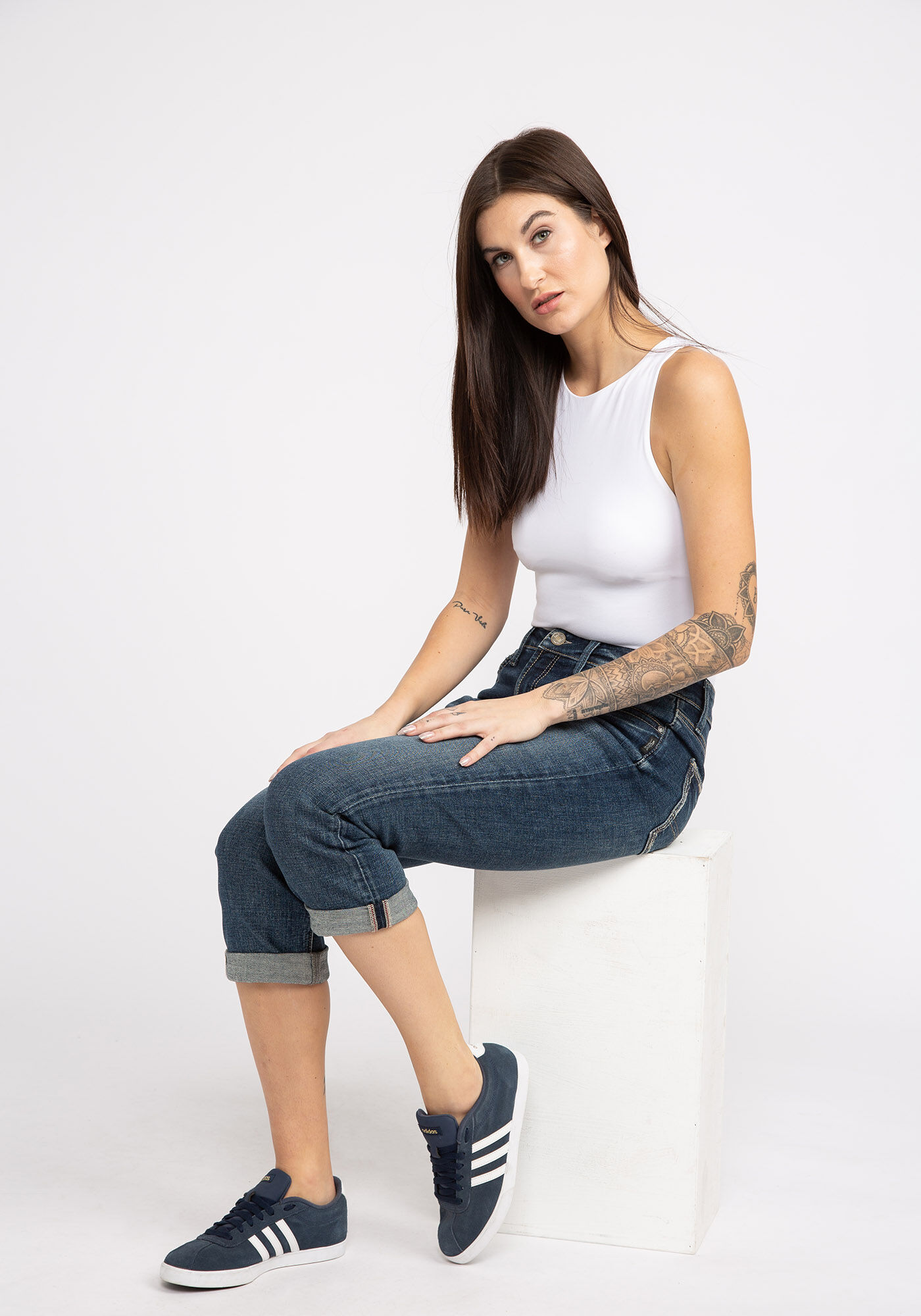 avery high rise capris Image 6